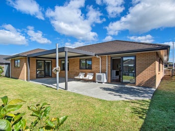 A Gem in Sought-After Maunu!