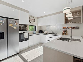 Must Sell-Spacious, Modern&Ready for Your Family!