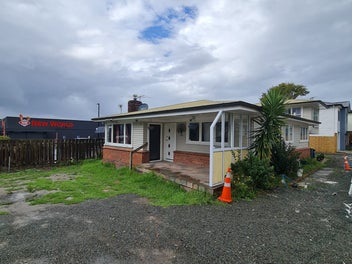 Image 1 of 32