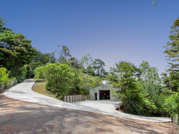 Your Private Oasis Awaits - Modern Family Home