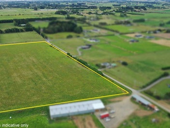 Build your dream home on this stunning block!