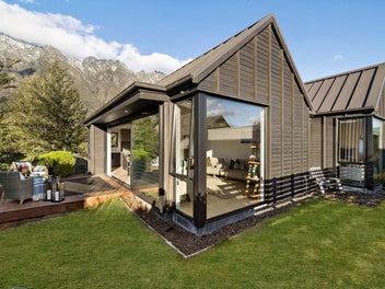 Sophisticated alpine retreat