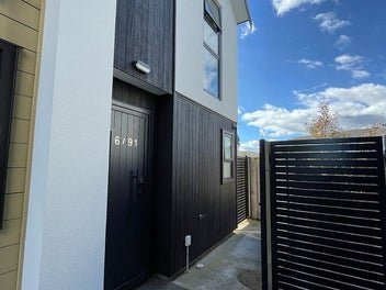 Image 1 of 20