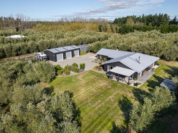Big Shed, Beaut Home in Olive Haven-BEO $1,130,000