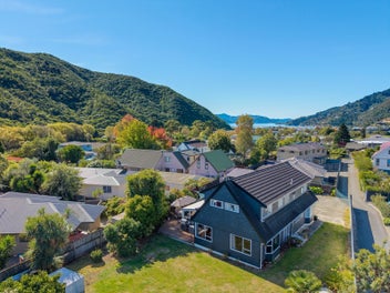 Spacious Waikawa Home