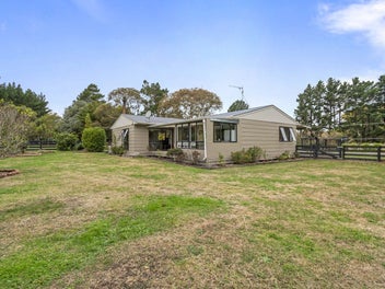 Rural living - 1.9 ha