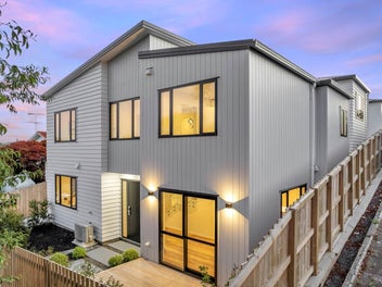 New Build Near Shops and Schools