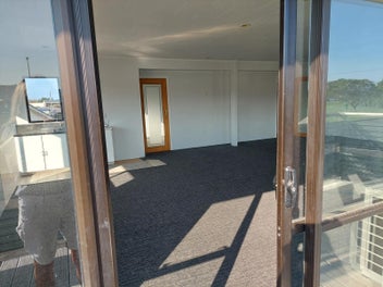 Image 1 of 28