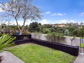 Botany College Zoned Beauty in Prime Location