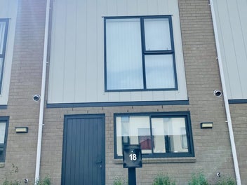 Ignore previous sale price, owners need to sell