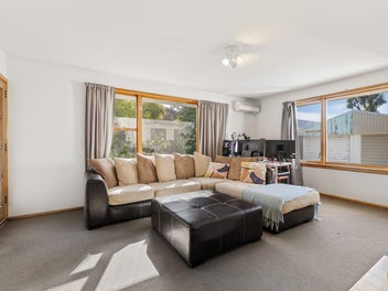 A Smart Start or Investment in the Burnside Zone!