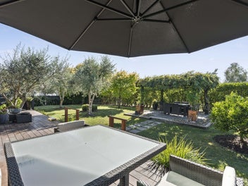 Modern Executive Living in Martinborough