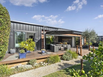 Modern Executive Living in Martinborough