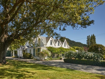 Elegant living with income