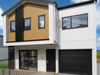 Discover A Marina And Sea Views Home!