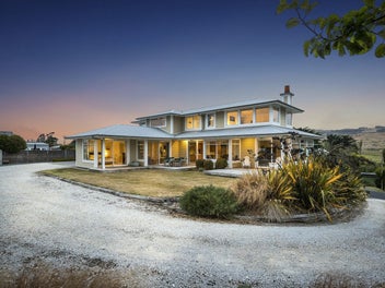Where the Hamptons meet Karitane