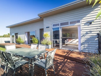 Private, stylish and perfectly positioned!