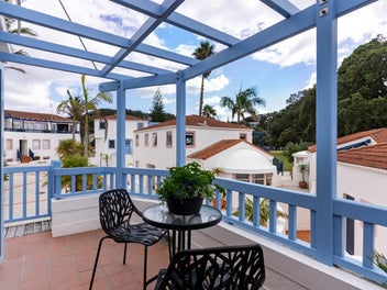 BEACHSIDE GEM - DUAL-LEVEL, DUAL PURPOSE!