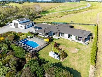 Style, Space and Seclusion by the Sea