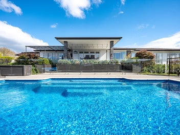 Style, Space and Seclusion by the Sea