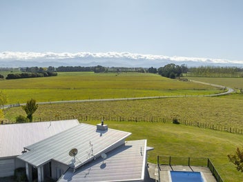 Central Wairarapa lifestyle with river access