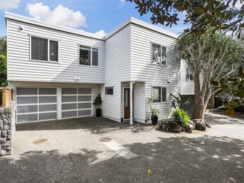 Beautiful family home with outdoor entertaining!