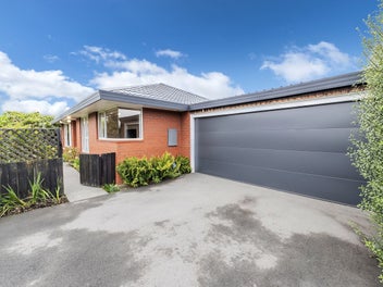 Image 1 of 20