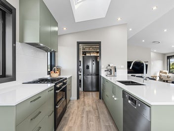 Ultimate Lifestyle Home & Income