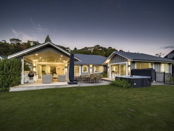 Stylish living, tranquil outlook