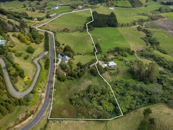 Lifestyle Farm with Stunning Views