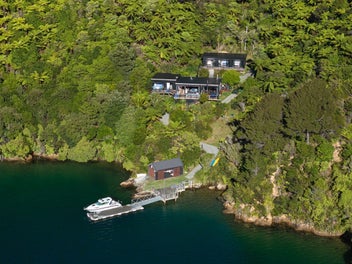 Stunning Blackwood Bay