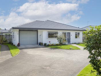 Sunny, easy-care living