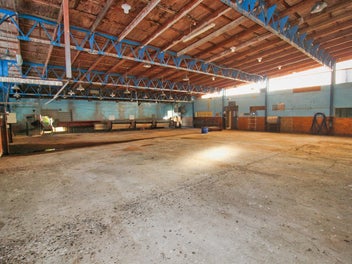 Ultimate Man Cave, Storage or Manufacturing site