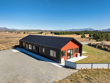 Modern Home • Stunning Views • 2.33ha of Lifes