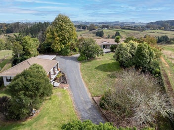 Exclusive Lifestyle Retreat - Two Dwellings on...