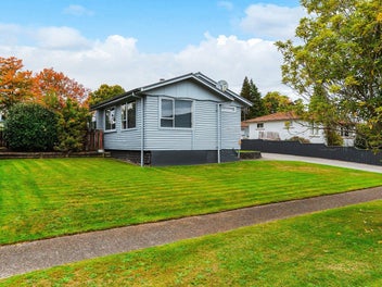 Four bedroom home close to town