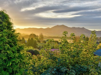 Sunsets, views and space for the whole family