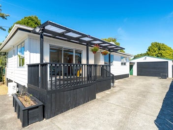 Wow! Double Garage+4 parking on 608sqm