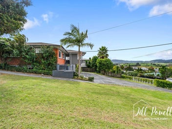 Stunning Large Family Home in Maungaturoto