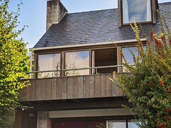 AFFORDABLE QUEENSTOWN HILL OPPORTUNITY