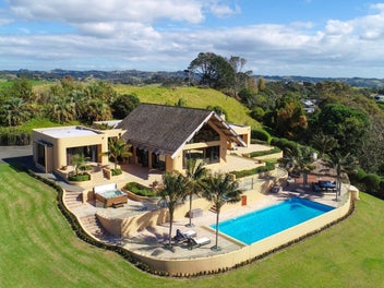 Luxury Coastal Living!