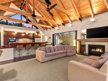 Luxury Coastal Living!
