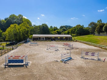 Lifestyle Property with Equestrian Facilities