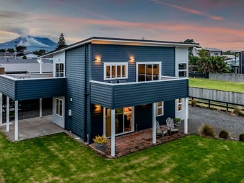 SEASIDE RETREAT - HOME & INCOME
