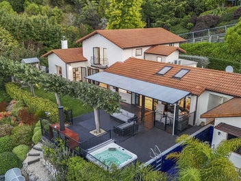 Elegant Lifestyle Opportunity & Apartment Income