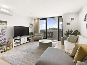 Home Straight Views - Alexandra Park Epsom