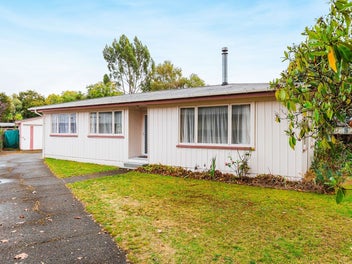 Classic 1960s charm on Taupahi