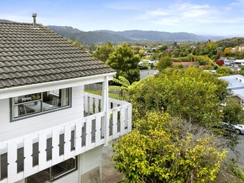 A 4 Bed 2 Bath in Silverstream !