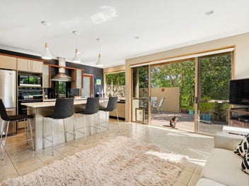 DGZ FREEHOLD WITH RANGITOTO & WATER VIEWS