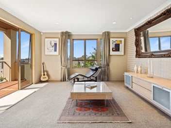 DGZ FREEHOLD WITH RANGITOTO & WATER VIEWS